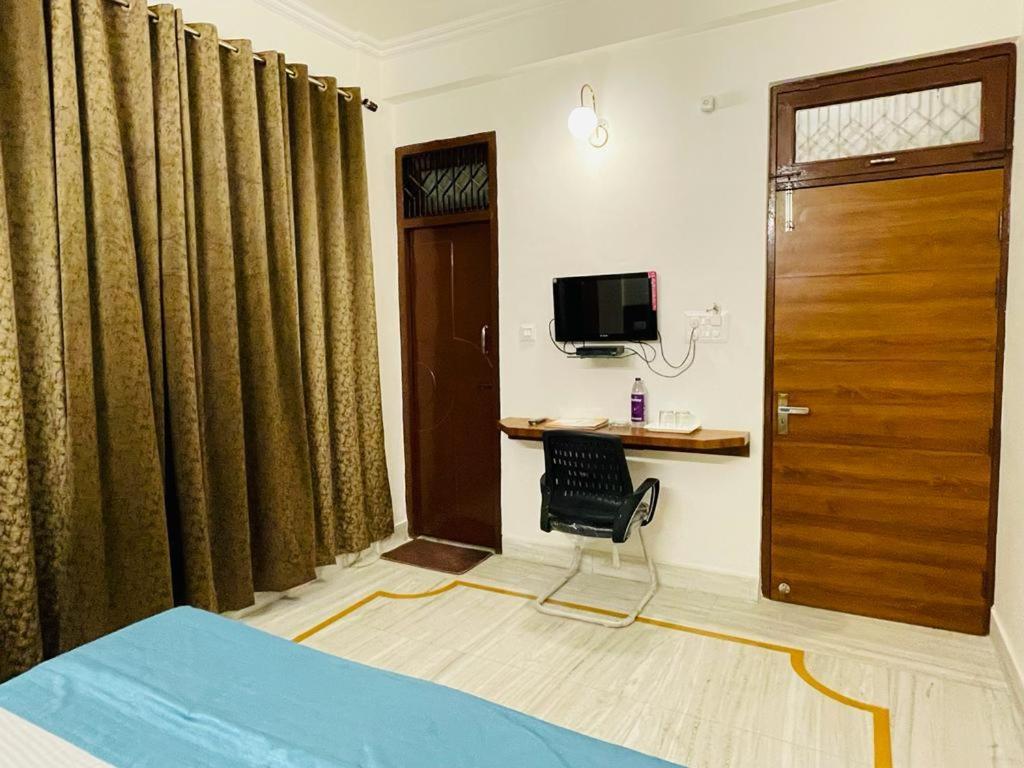 Hotel Dileep42 ラクナウ エクステリア 写真
