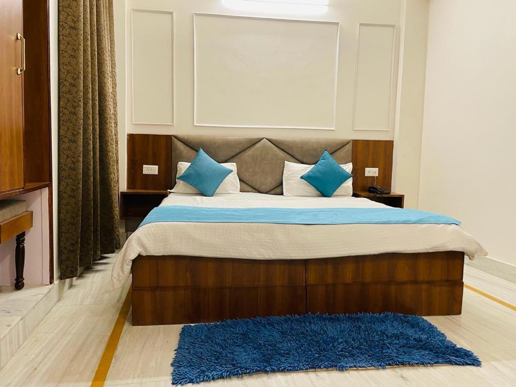 Hotel Dileep42 ラクナウ エクステリア 写真
