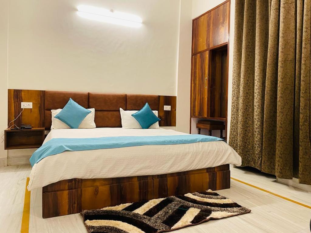 Hotel Dileep42 ラクナウ エクステリア 写真