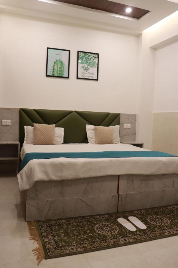 Hotel Dileep42 ラクナウ エクステリア 写真