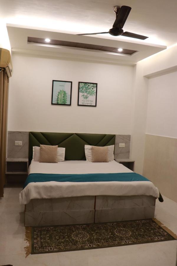 Hotel Dileep42 ラクナウ エクステリア 写真