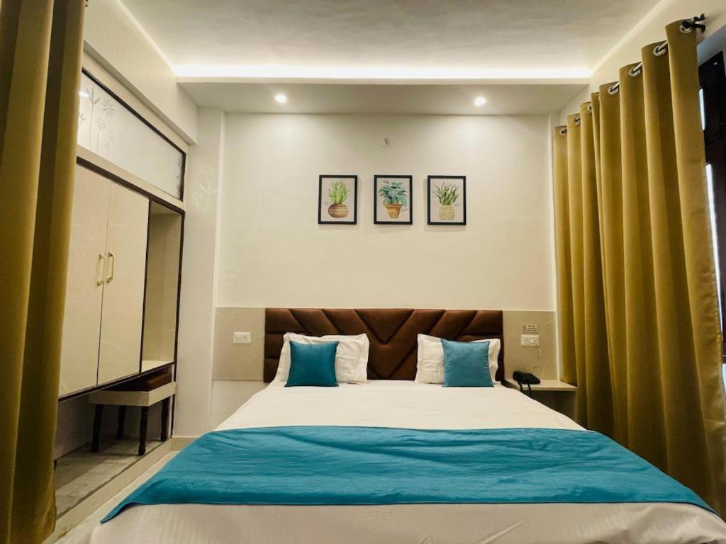 Hotel Dileep42 ラクナウ エクステリア 写真