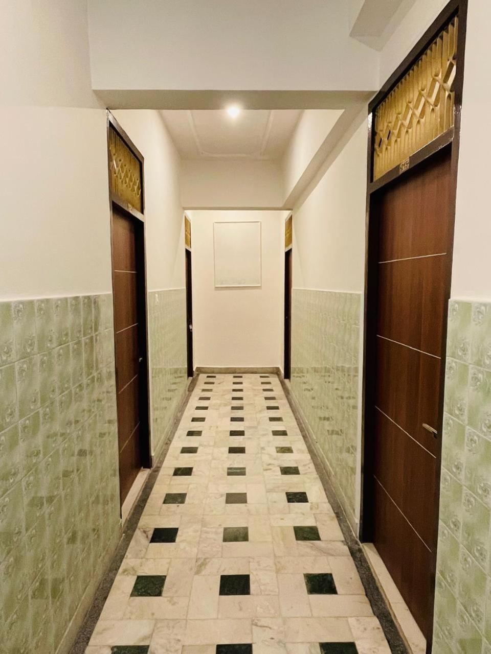 Hotel Dileep42 ラクナウ エクステリア 写真