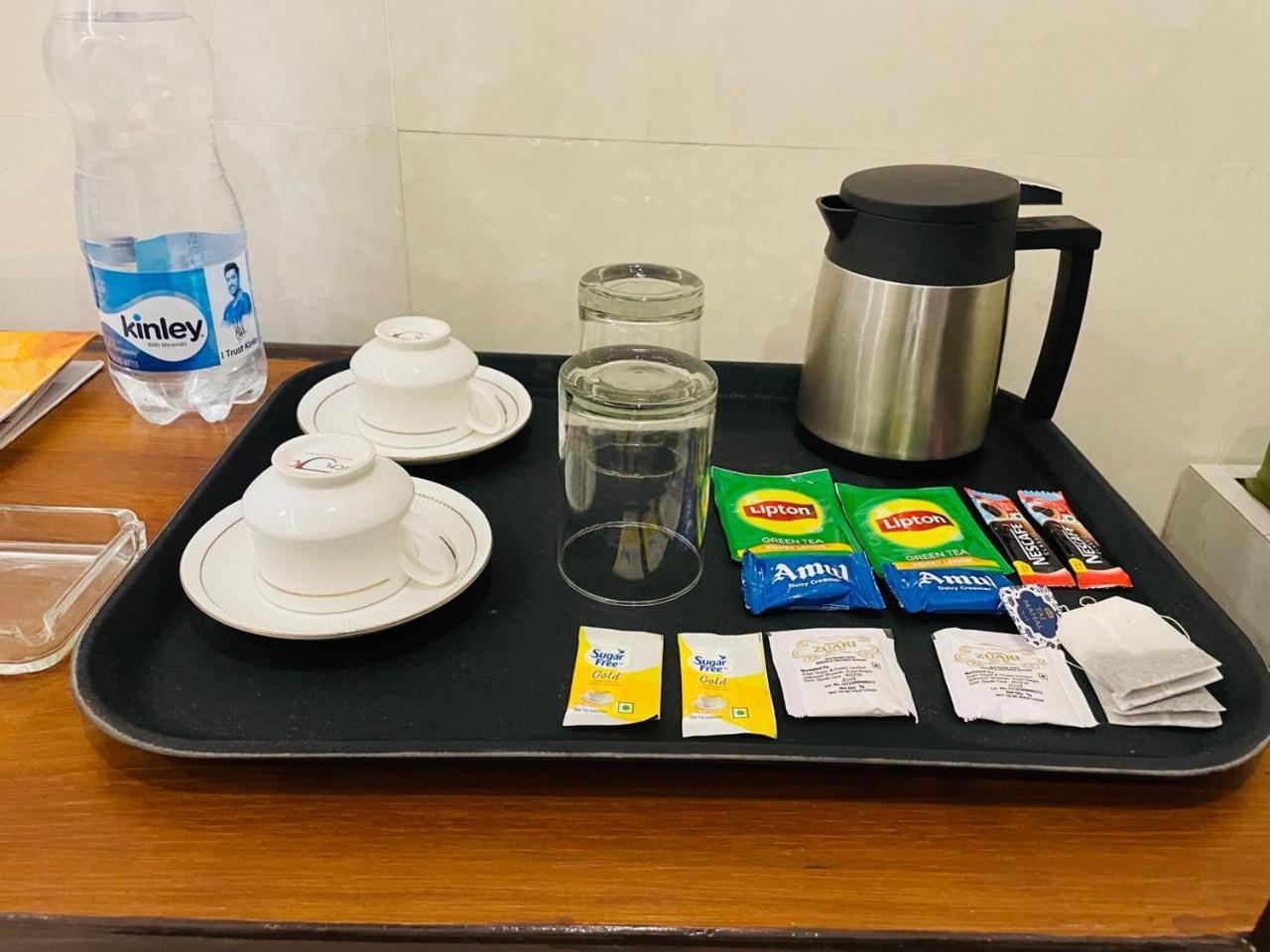 Hotel Dileep42 ラクナウ エクステリア 写真
